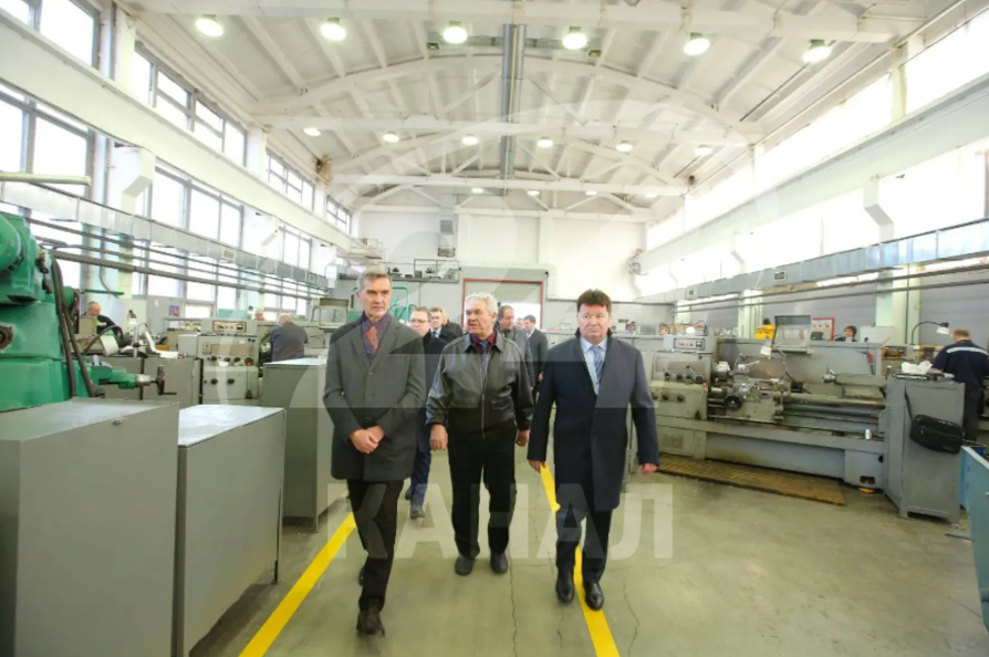 Boris Obnosov (on the left) is one of Russia's top weapons makers / Photo courtesy: private intelligence company Dallas